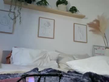webcam girl taylorslittlekingdom live cam image #9611238