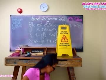 webcam girl livecleo live cam image #4828797