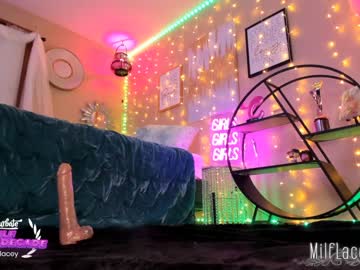 webcam girl milf_lacey live cam image #3800382