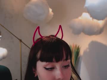 webcam girl ella_knockers_xl live cam image #2124675