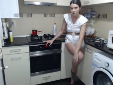 webcam couple maya_and_guests live cam image #2486530