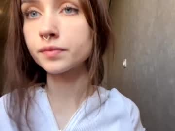 webcam girl alluring_vibes_69 live cam image #12721964