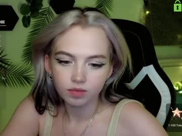 webcam girl small_blondee live cam image #6481347