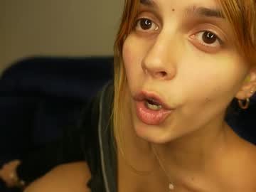 webcam girl lilbeccaxo live cam image #9890452
