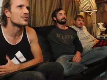 webcam man hollandhousestudios live cam image #4179418