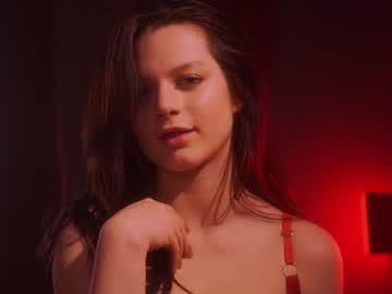 webcam girl lorienn live cam image #8659528