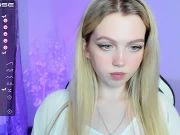 webcam girl small_blondee live cam image #5312921