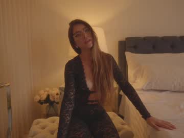 webcam girl emma_lu1 live cam image #12999428