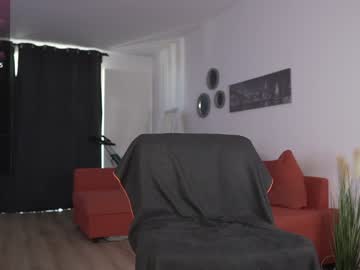 webcam girl queen_leylla live cam image #9891159