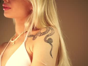webcam girl cuteelsa_ live cam image #6584246