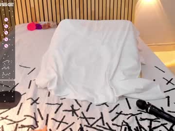 webcam girl little_effy18 live cam image #4664363