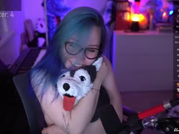 webcam girl blue_mooncat live cam image #7076829