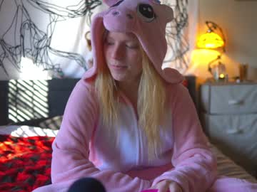 webcam girl crimsonxrapture live cam image #890867