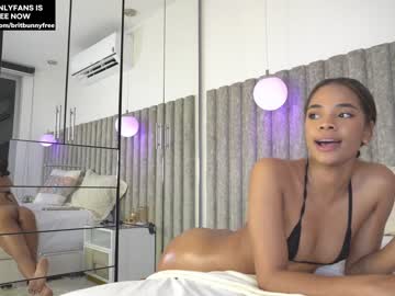webcam girl camilitasu live cam image #8466969