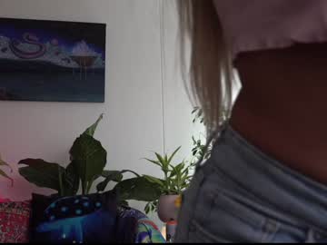 webcam girl beyllove_d live cam image #1799066