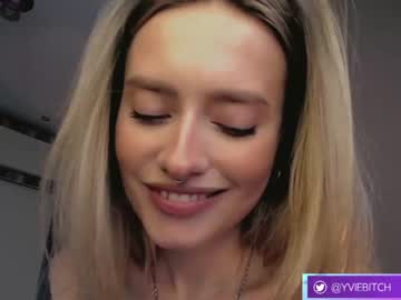 webcam girl _yvie_ live cam image #5679668