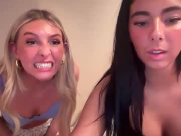 webcam girl lucyblackwell live cam image #12327653