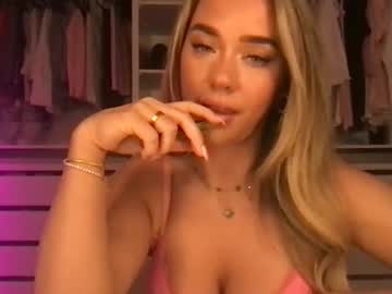 webcam girl greyskyex live cam image #10511180