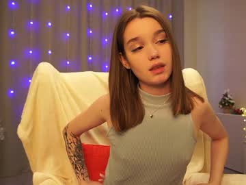 webcam girl harrieteasley live cam image #11523062