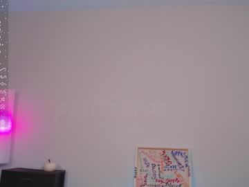 webcam girl petitebrat live cam image #7277530