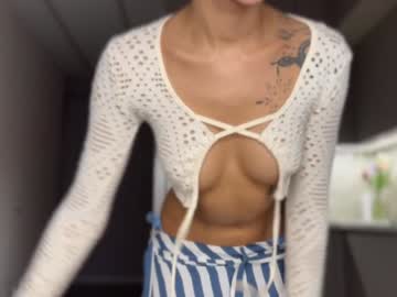 webcam girl cuteelsa_ live cam image #10090960