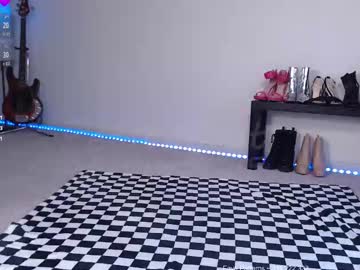 webcam girl petitebrat live cam image #13044896