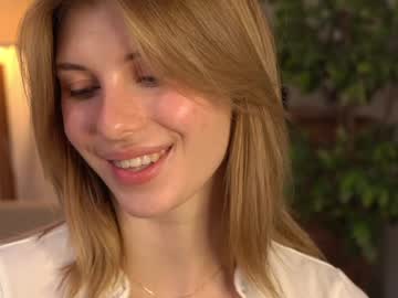 webcam girl refined_style live cam image #10883649