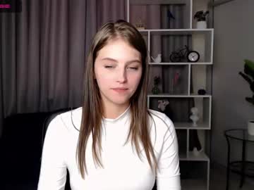 webcam girl lilliasweety live cam image #2400674