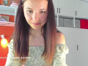 webcam girl sweetie_karoline live cam image #2681706