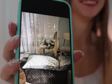 webcam girl pretty_princess_elina live cam image #11715752