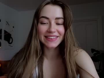 webcam girl strawberryjamx live cam image #6892560
