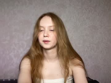 webcam girl lizzy_cutie live cam image #10582275