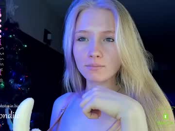 webcam girl bestblondiiecb live cam image #4728352