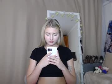 webcam girl cute18cute live cam image #2985887