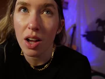 webcam girl lucy_gooosey live cam image #12057628