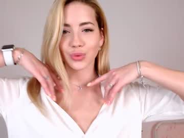 webcam girl emmi_rosee live cam image #1924396