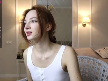 webcam girl _guesswhat_ live cam image #1302219