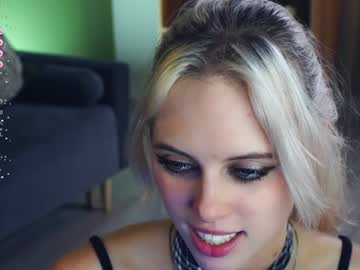 webcam girl audreycarvin live cam image #10422481