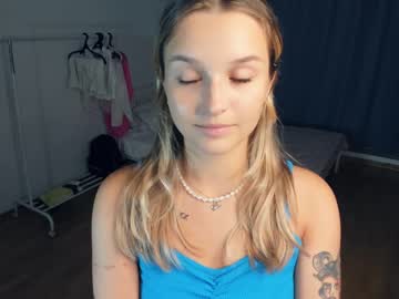 webcam girl melissakissaa live cam image #6804386