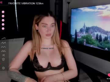 webcam girl emilia__cute live cam image #12032923
