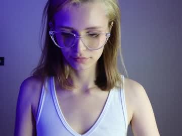 webcam girl elsa_limerence live cam image #10222553
