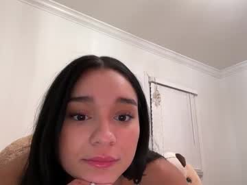 webcam girl adriannarodriguez live cam image #11663501