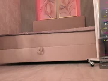 webcam girl lesley_999 live cam image #10677497