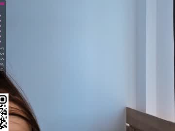 webcam girl peek_in_my_window live cam image #8239322