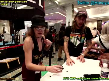 webcam couple honeyand_thebear live cam image #4666142
