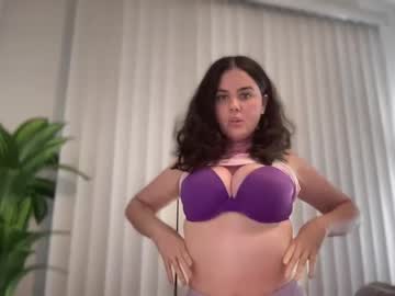 webcam girl gia_is_horny live cam image #8911396