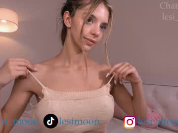 webcam girl lesi_moon live cam image #8470605