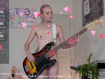 webcam girl petitebrat live cam image #8944868