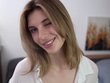 webcam girl refined_style live cam image #10393094