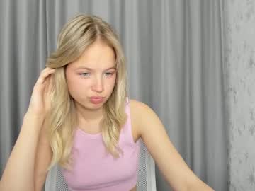 webcam girl tenderness_18 live cam image #12705952